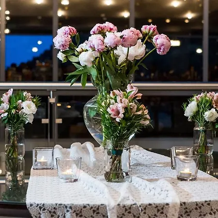 Elpida & 4*